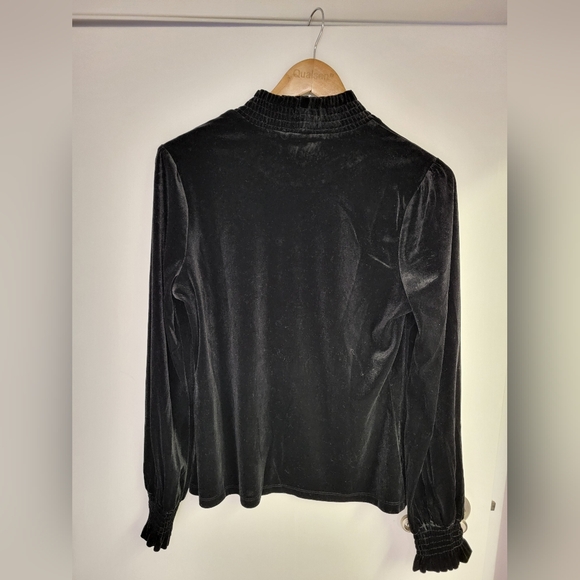 Jules & Leopold Black Velvet Top - Picture 4 of 8